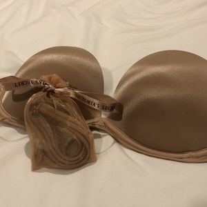 Strapless Victoria’s Secret push up bra
